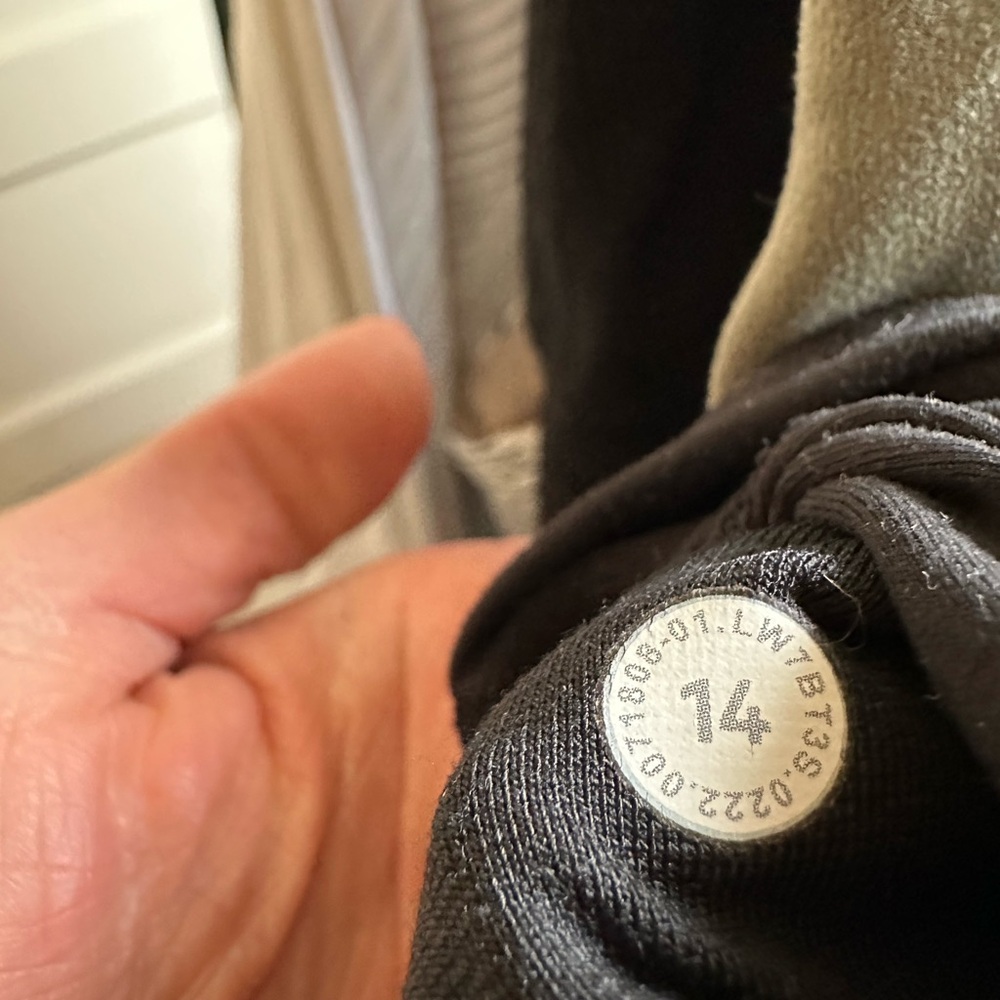 Lululemon Align 6in Shorts in Black - 14 - Picture 3 of 3